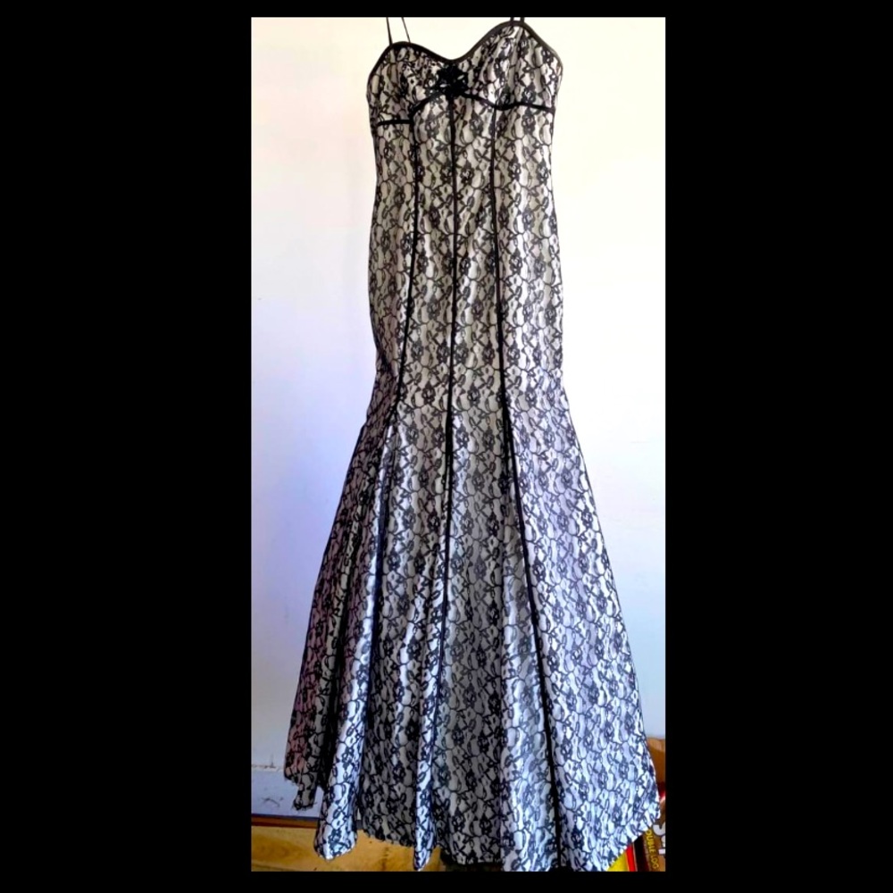 David’s Bridal dress, mermaid cut with lace up back, spaghetti strap